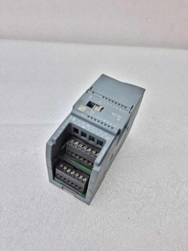 USED SIEMENS SIMATIC S7-1200 SM 1221 DC 6ES7 221-1BH32-0XB0 DIGITAL INPUT MODULE